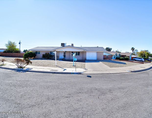 2708 Ridgeway Court, Las Cruces, NM 88001