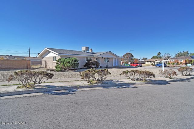 2708 Ridgeway Court, Las Cruces, NM 88001