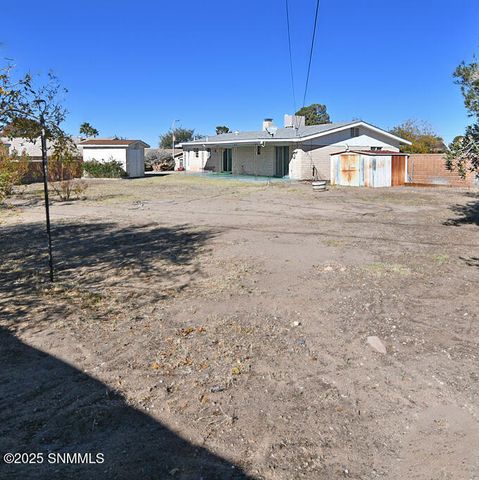 2708 Ridgeway Court, Las Cruces, NM 88001