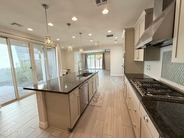 2366 W Gloria Lane, Phoenix, AZ 85085