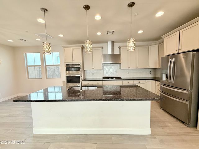 2366 W Gloria Lane, Phoenix, AZ 85085
