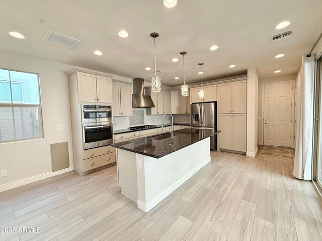 2366 W Gloria Lane, Phoenix, AZ 85085