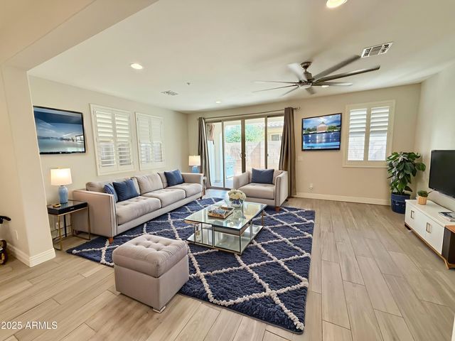 2366 W Gloria Lane, Phoenix, AZ 85085