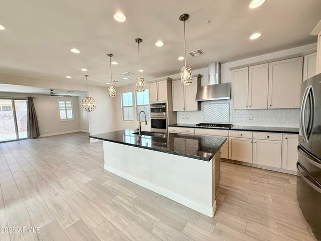 2366 W Gloria Lane, Phoenix, AZ 85085