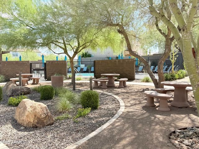 2366 W Gloria Lane, Phoenix, AZ 85085