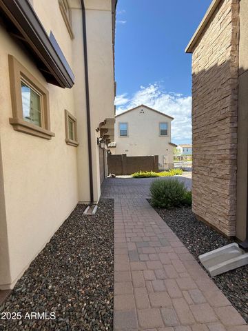 2366 W Gloria Lane, Phoenix, AZ 85085