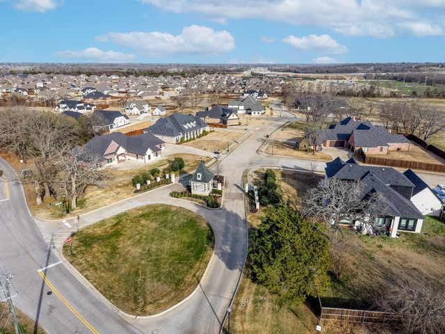 3805 Saddle Creek, Denison, TX 75020