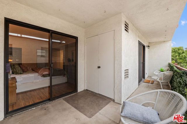 9737 Charnock Avenue 1, Los Angeles, CA 90034