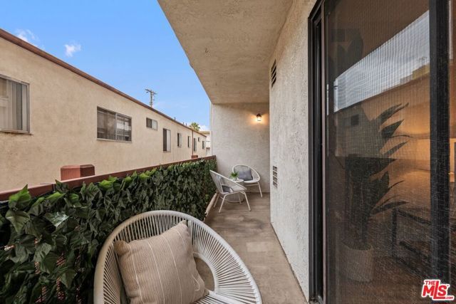 9737 Charnock Avenue 1, Los Angeles, CA 90034