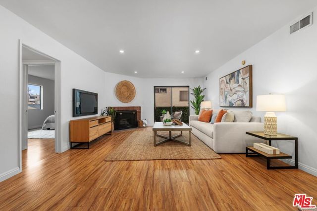 9737 Charnock Avenue 1, Los Angeles, CA 90034