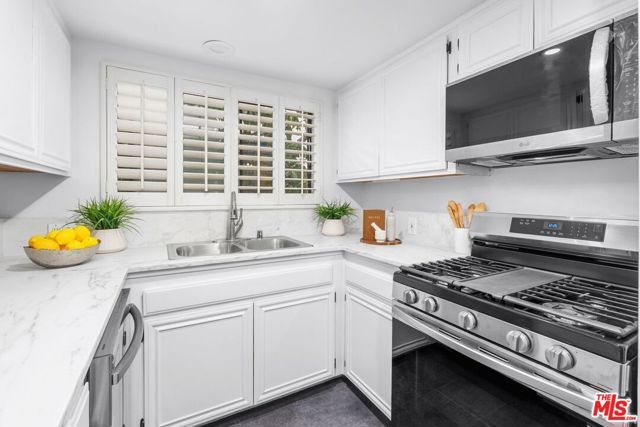 9737 Charnock Avenue 1, Los Angeles, CA 90034