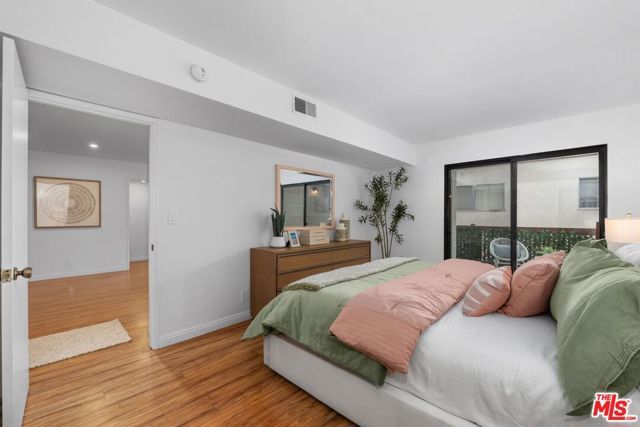 9737 Charnock Avenue 1, Los Angeles, CA 90034