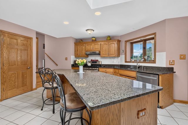 12902 W Beaver Lake Drive, Homer Glen, IL 60491