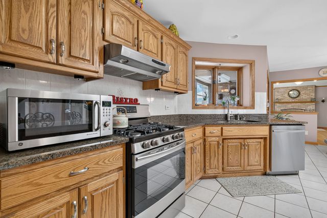12902 W Beaver Lake Drive, Homer Glen, IL 60491