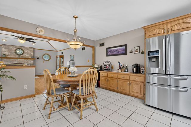 12902 W Beaver Lake Drive, Homer Glen, IL 60491