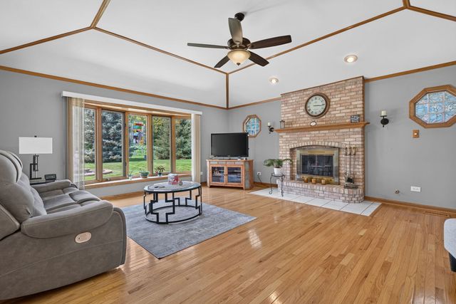 12902 W Beaver Lake Drive, Homer Glen, IL 60491