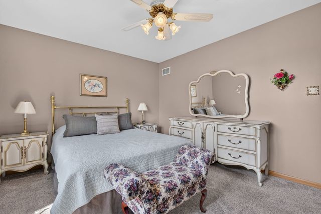 12902 W Beaver Lake Drive, Homer Glen, IL 60491