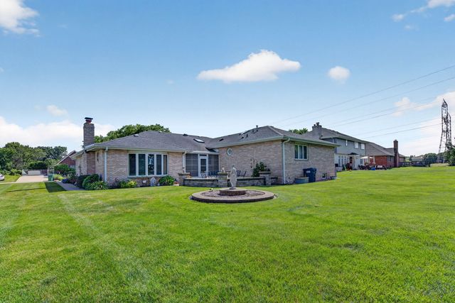 12902 W Beaver Lake Drive, Homer Glen, IL 60491