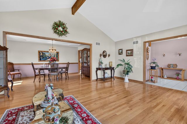 12902 W Beaver Lake Drive, Homer Glen, IL 60491