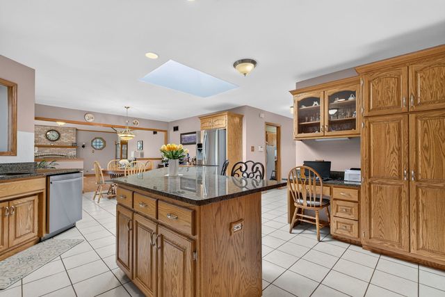 12902 W Beaver Lake Drive, Homer Glen, IL 60491