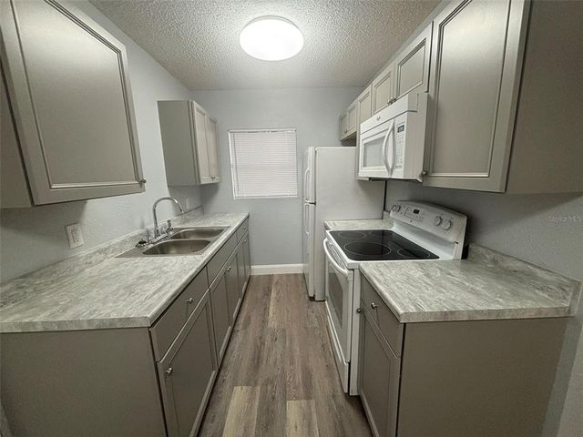 650 AVENUE C SW A, Winter Haven, FL 33880