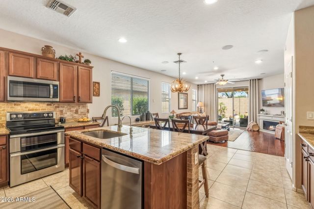 7348 W RED HAWK Drive, Peoria, AZ 85383