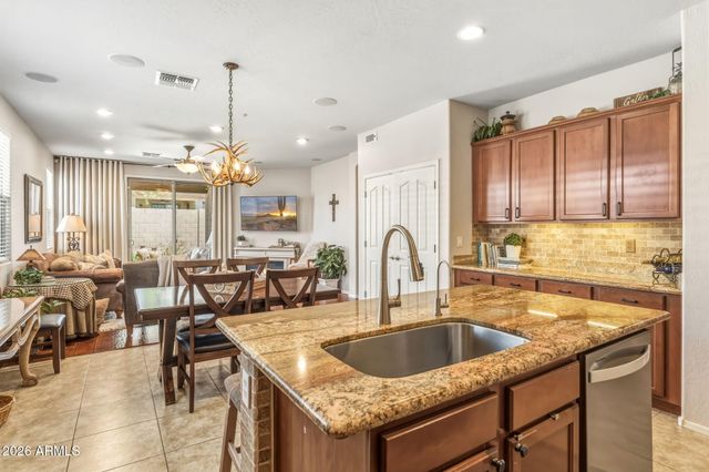 7348 W RED HAWK Drive, Peoria, AZ 85383