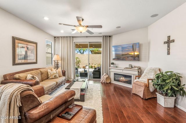 7348 W RED HAWK Drive, Peoria, AZ 85383