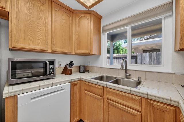 8588 Stratus Dr, Orangevale, CA 95662