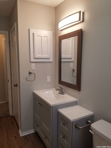 9207 Shadow Crest Dr, Converse, TX 78109