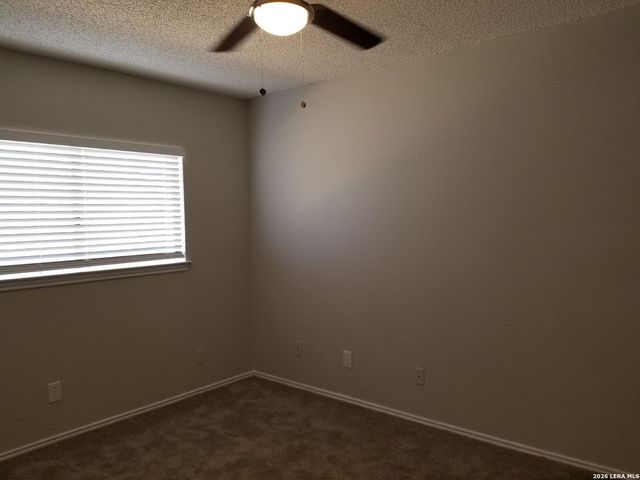 9207 Shadow Crest Dr, Converse, TX 78109