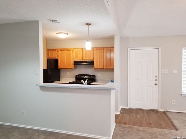 9207 Shadow Crest Dr, Converse, TX 78109
