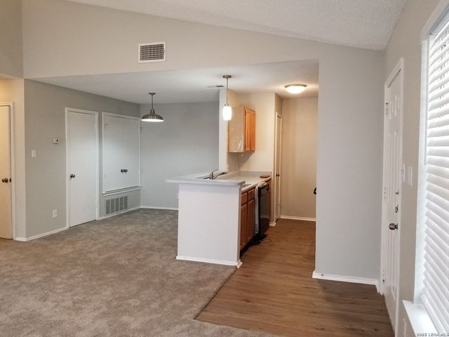 9207 Shadow Crest Dr, Converse, TX 78109