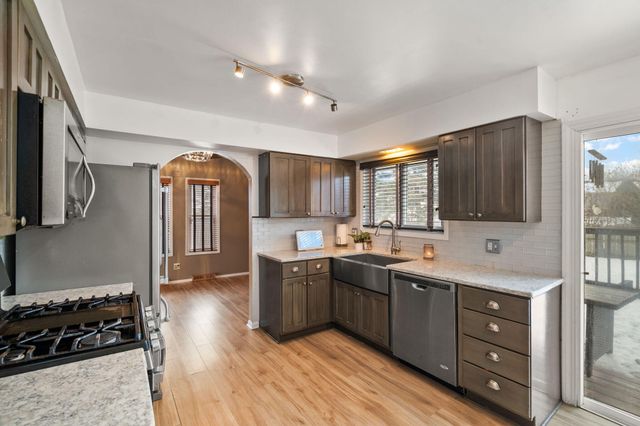 1429 W 74th Place, Merrillville, IN 46410