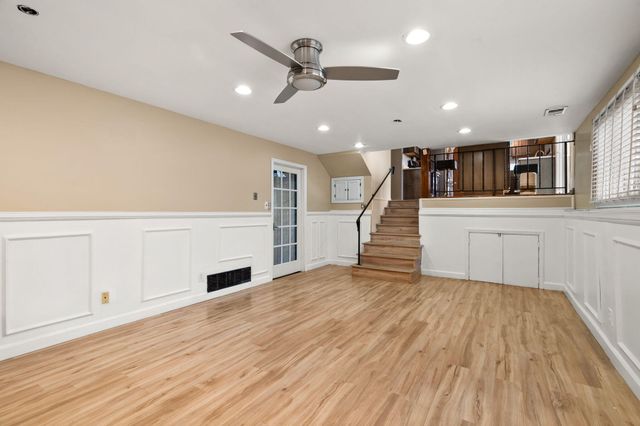 1429 W 74th Place, Merrillville, IN 46410