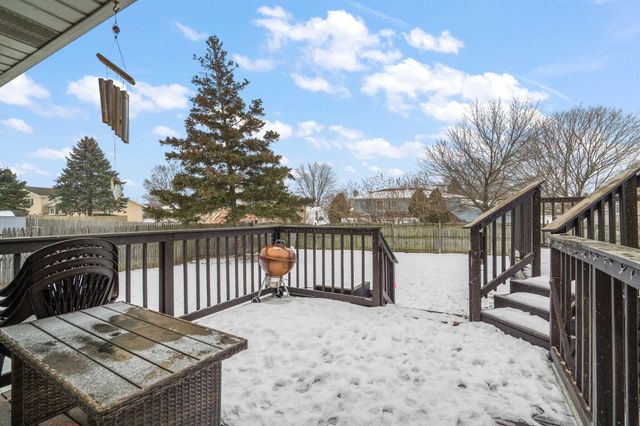 1429 W 74th Place, Merrillville, IN 46410