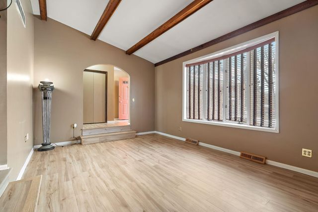 1429 W 74th Place, Merrillville, IN 46410