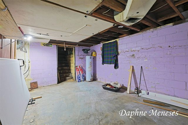 594 E Apple Avenue, Muskegon, MI 49442