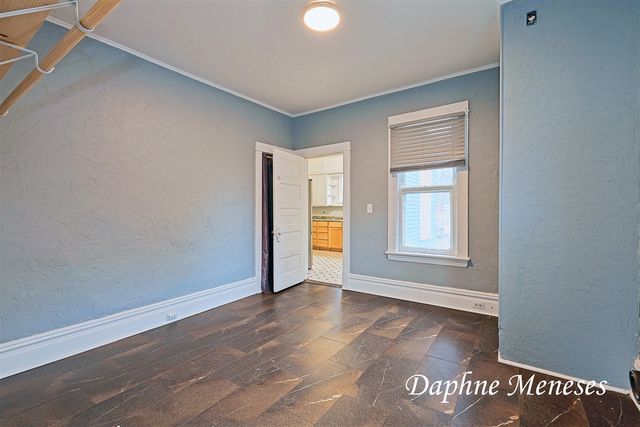 594 E Apple Avenue, Muskegon, MI 49442