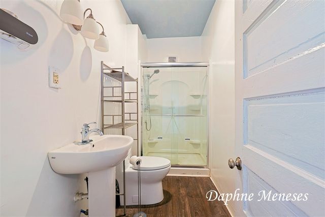 594 E Apple Avenue, Muskegon, MI 49442