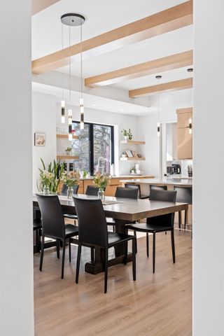 16216 Gleason Lake Road, Wayzata, MN 55391