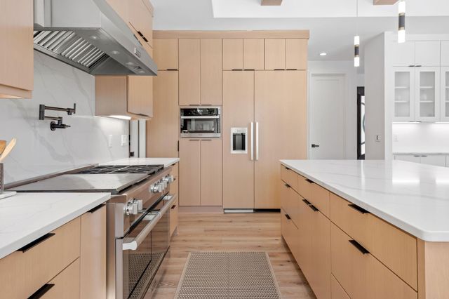 16216 Gleason Lake Road, Wayzata, MN 55391