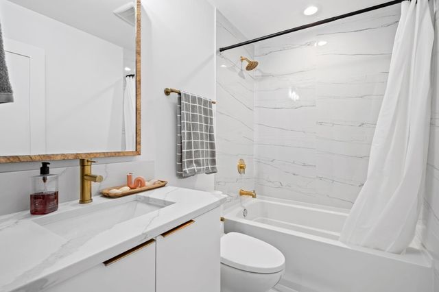 16216 Gleason Lake Road, Wayzata, MN 55391