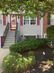 54 Yancy Dr 54, Newark City, NJ 07103