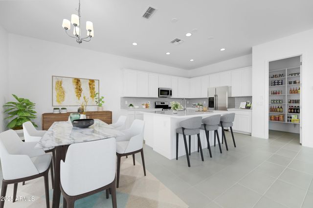 38028 N BRIDLEWOOD Lane, San Tan Valley, AZ 85140