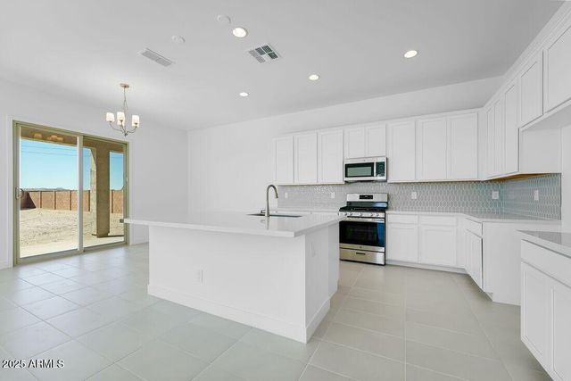 38028 N BRIDLEWOOD Lane, San Tan Valley, AZ 85140