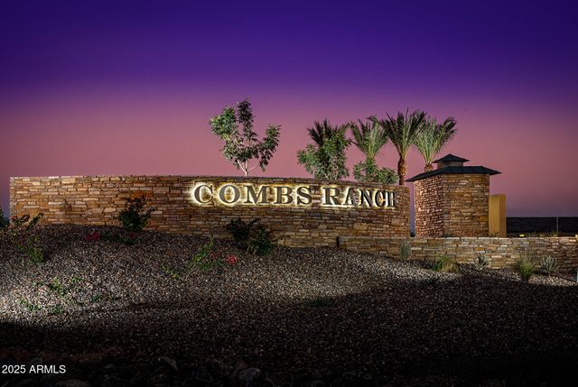 38028 N BRIDLEWOOD Lane, San Tan Valley, AZ 85140