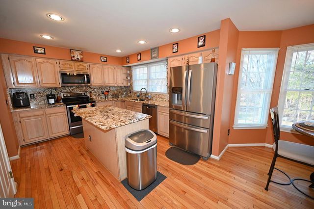 7729 CASTLE ROCK DR, Clinton, MD 20735