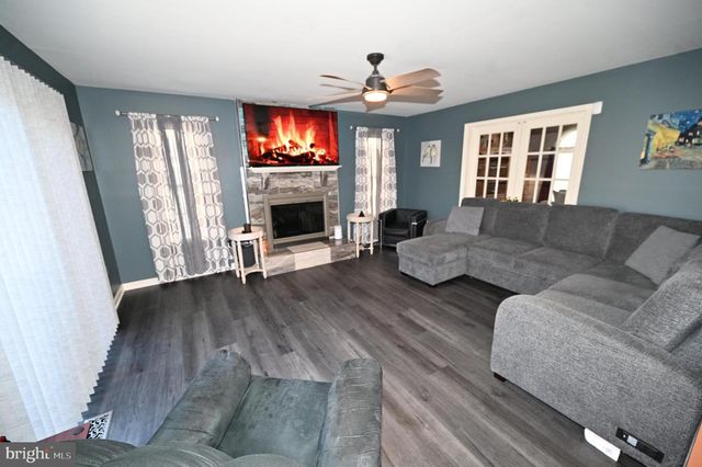 7729 CASTLE ROCK DR, Clinton, MD 20735