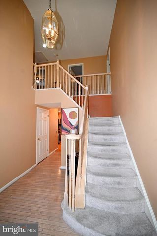 7729 CASTLE ROCK DR, Clinton, MD 20735